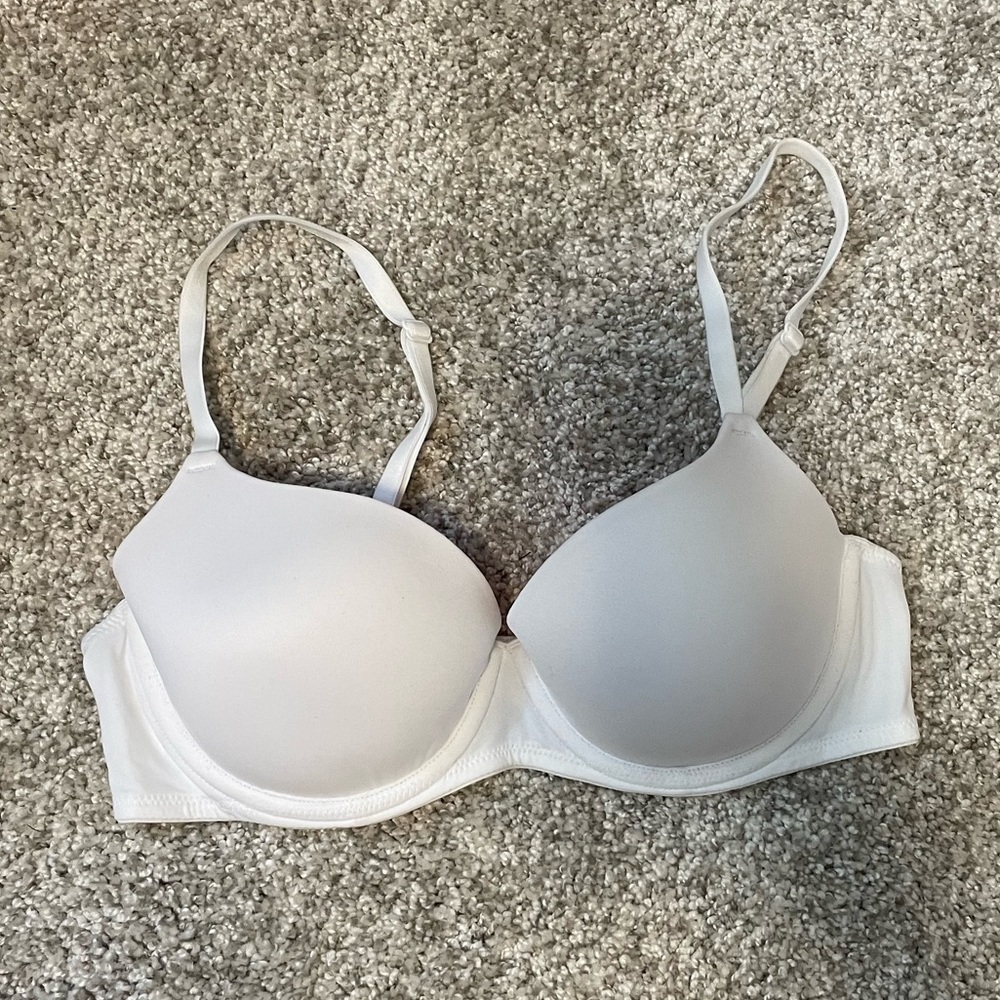 VS Pink Wear Everywhere Bra